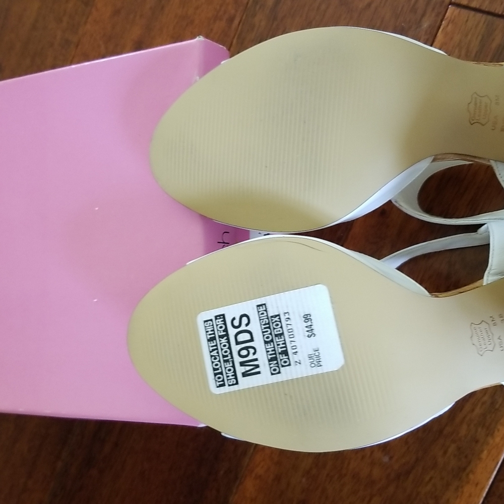 Shoes - Picture 4 of 4
